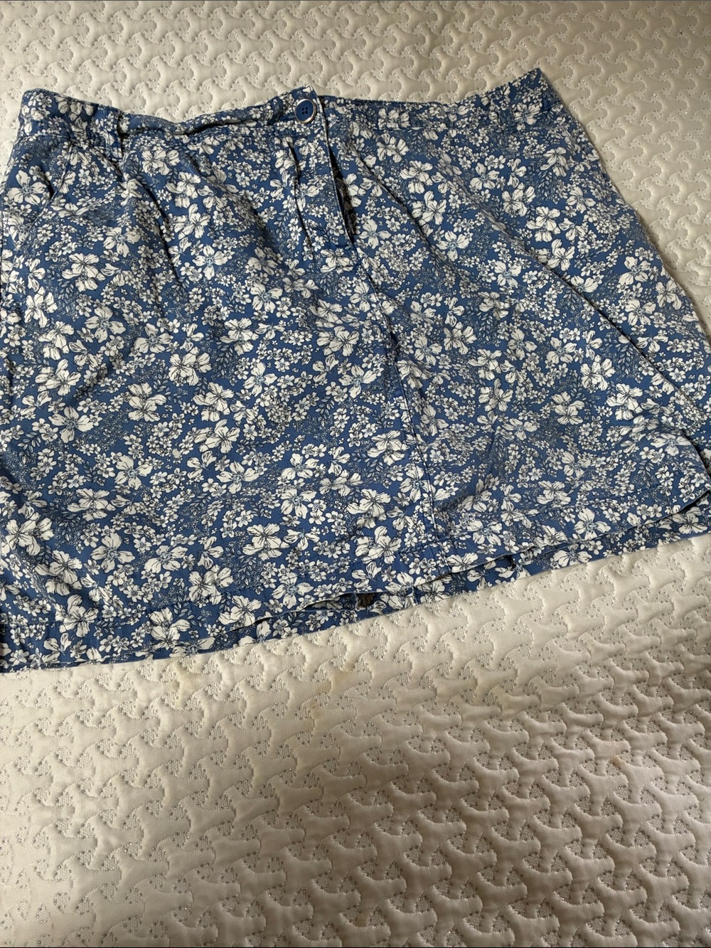 Karen Scott Blue and White Floral Skirt
